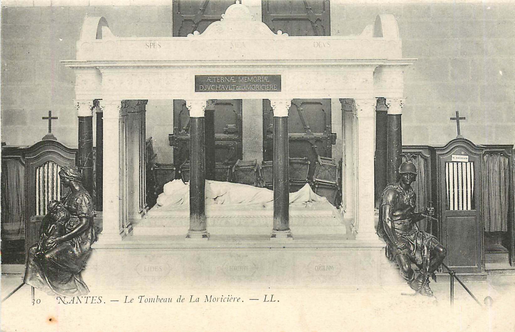 CPA Nantes Le Tombeau de la Moriciere 