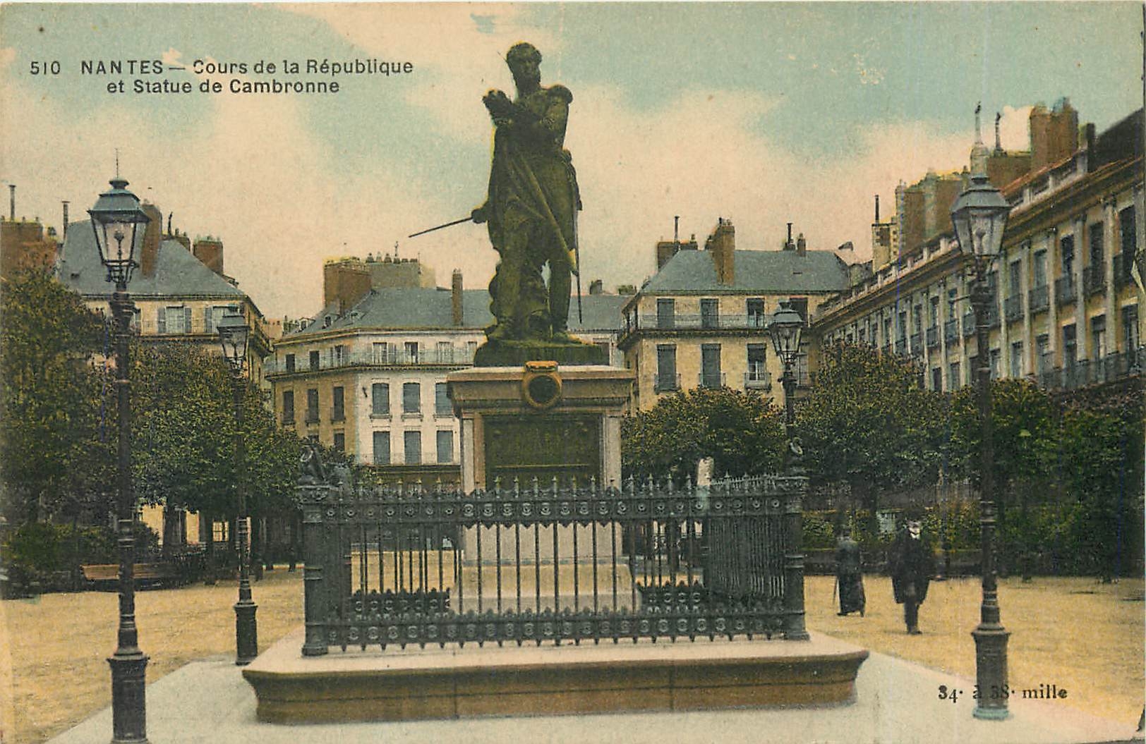 CPA Nantes Cours de la Republique et Statue de Cambronne 