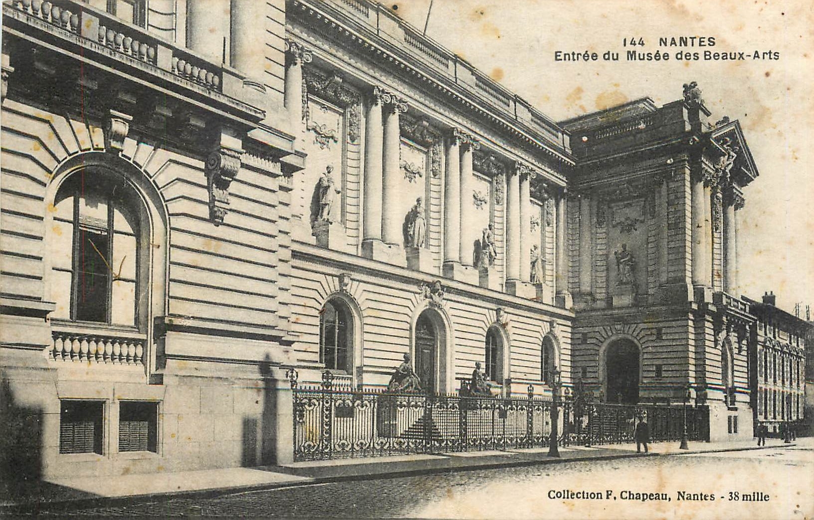 CPA Nantes Entree du Musee des Beaux Arts 