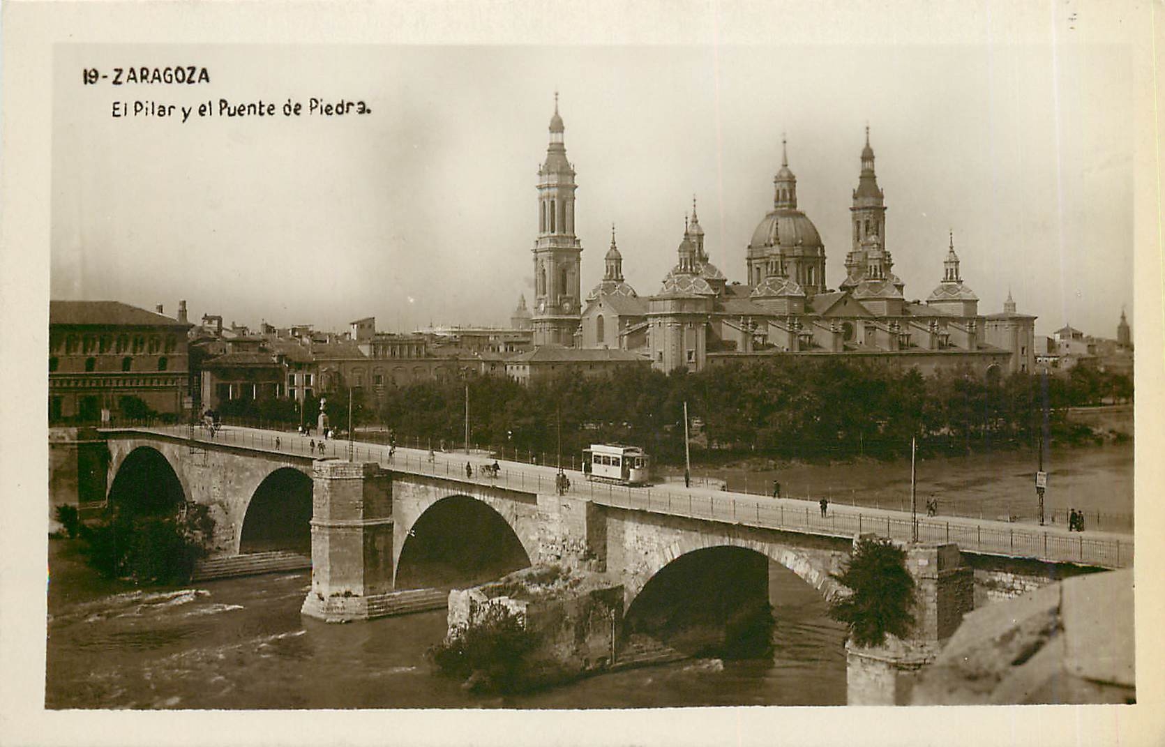CPA Zaragoza El Pilar y el Puente de Piedra 