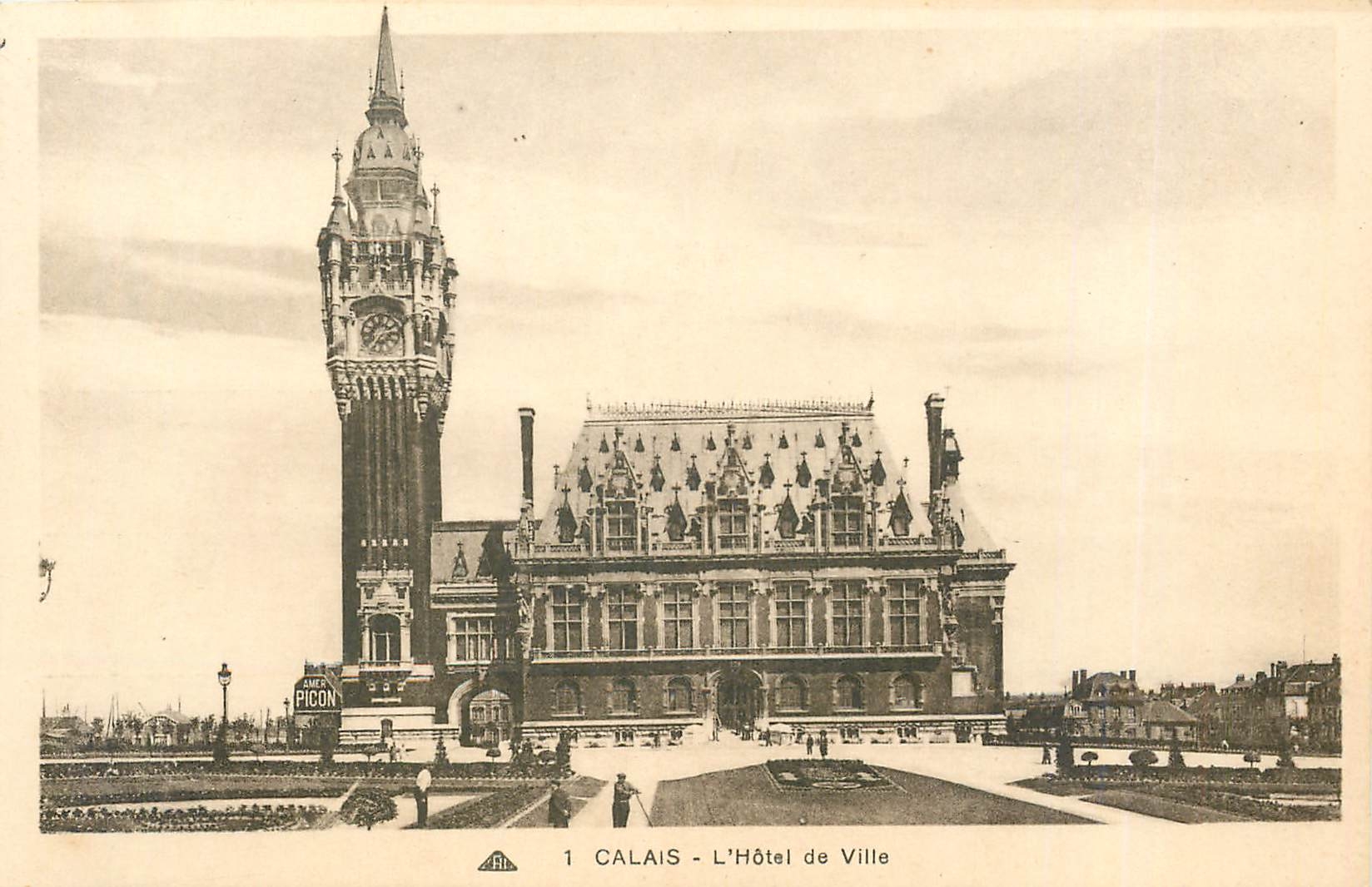 CPA Calais L'Hotel de Ville 