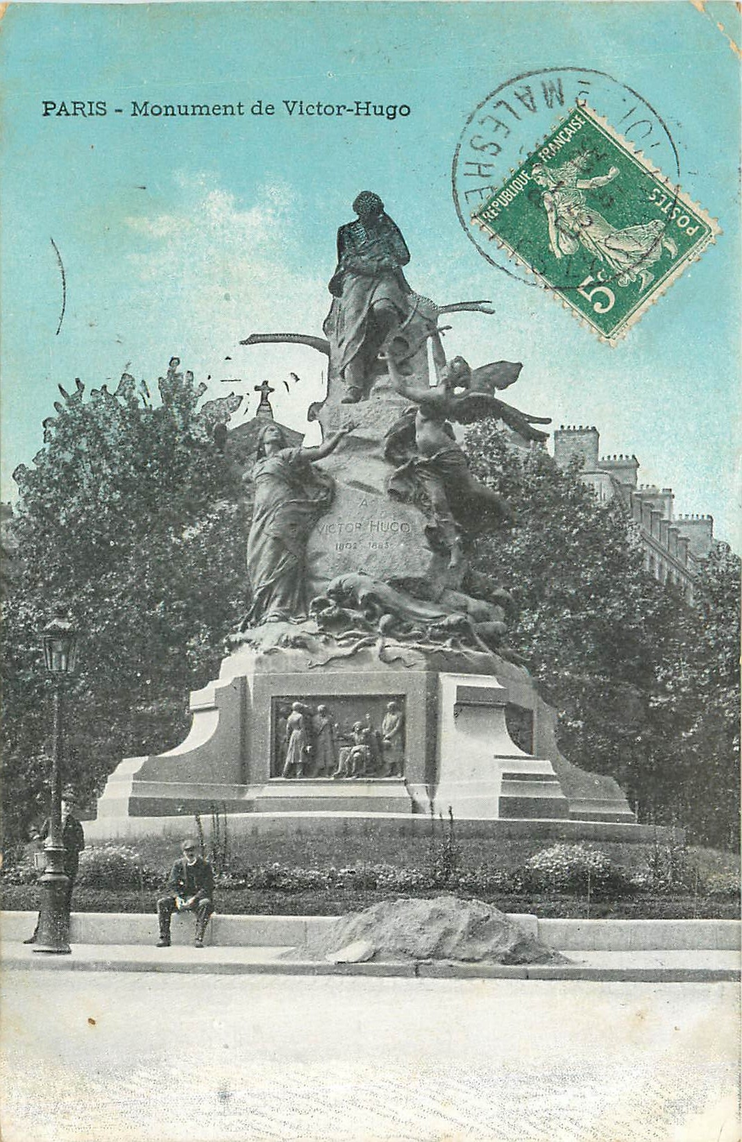 CPA PARIS-Monument de Victor-Hugo