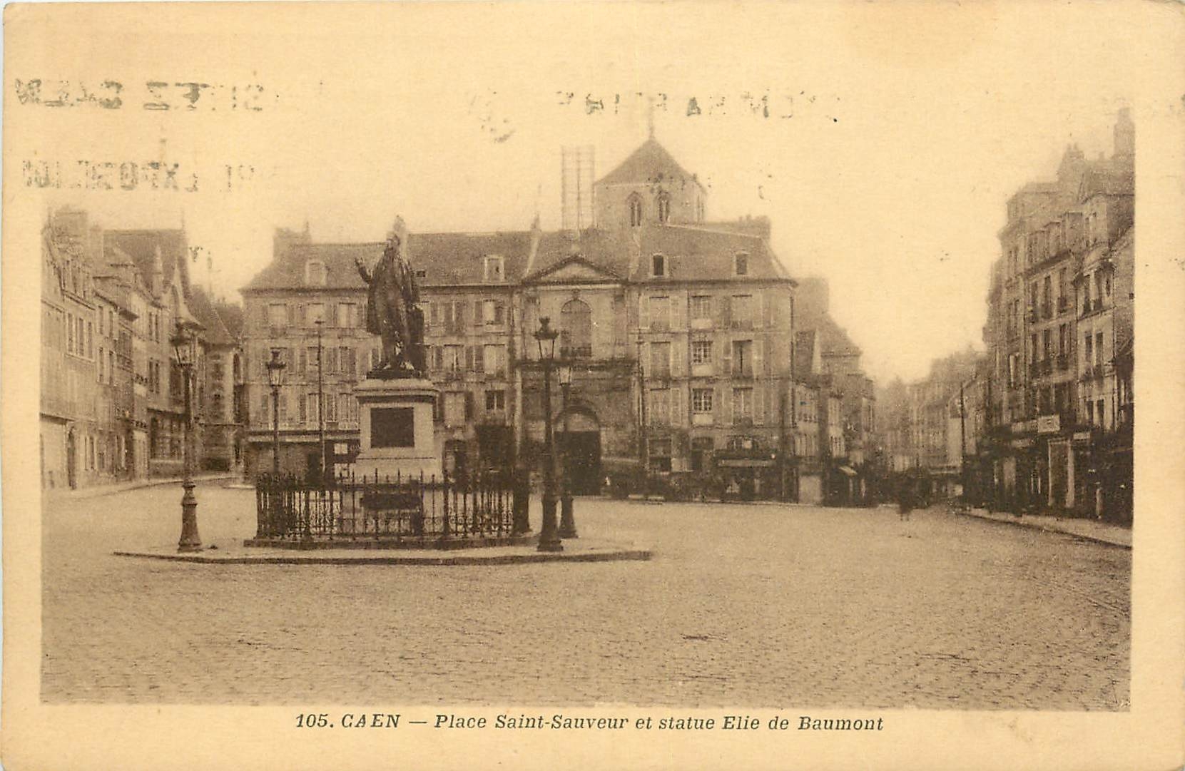CPA CAEN-Place Saint Sauveur et statue de Baumont