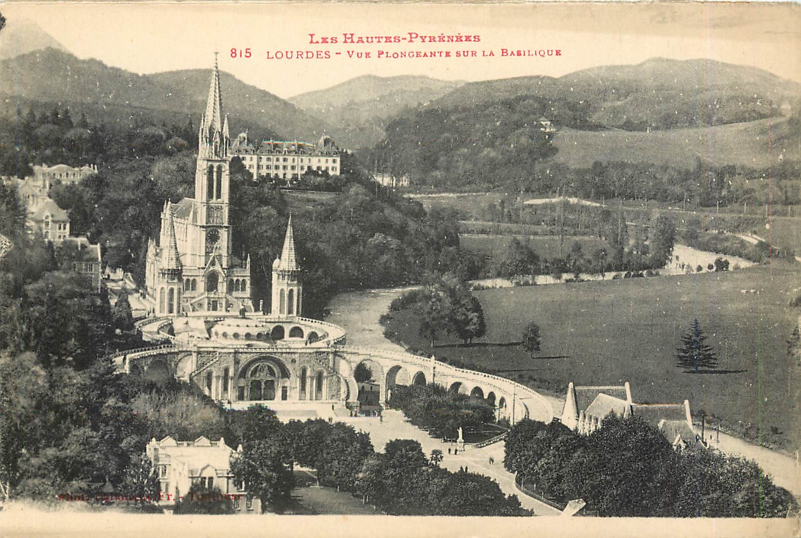 CPA LES HAUTES PYRENEES-LOURDES-VUE PLONGEANTE SUR LA BABILIQUE