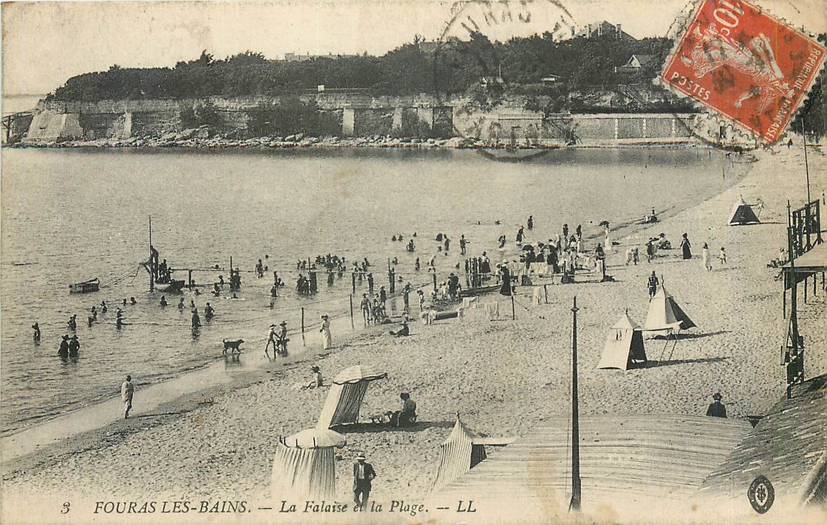 CPA FOURAS LES BAINS-La Falaise et la Plage
