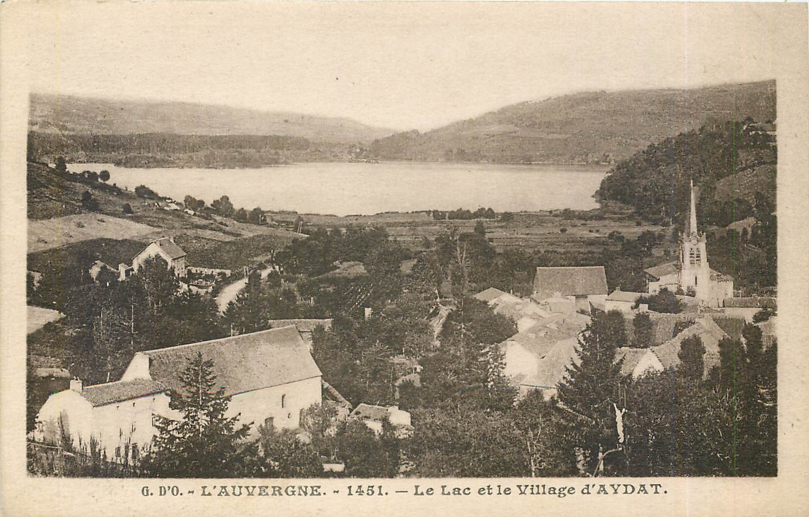 Le Lac et le Village d'Aydat — L'Auvergne — G. D'O. — 1451