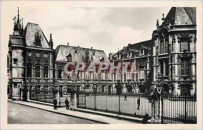 CPA DOUAI-L'Hotel de ville