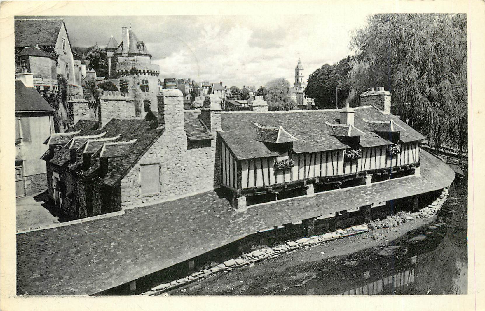 CPA VANNES-Vue sur les Remparts et les lavoirs