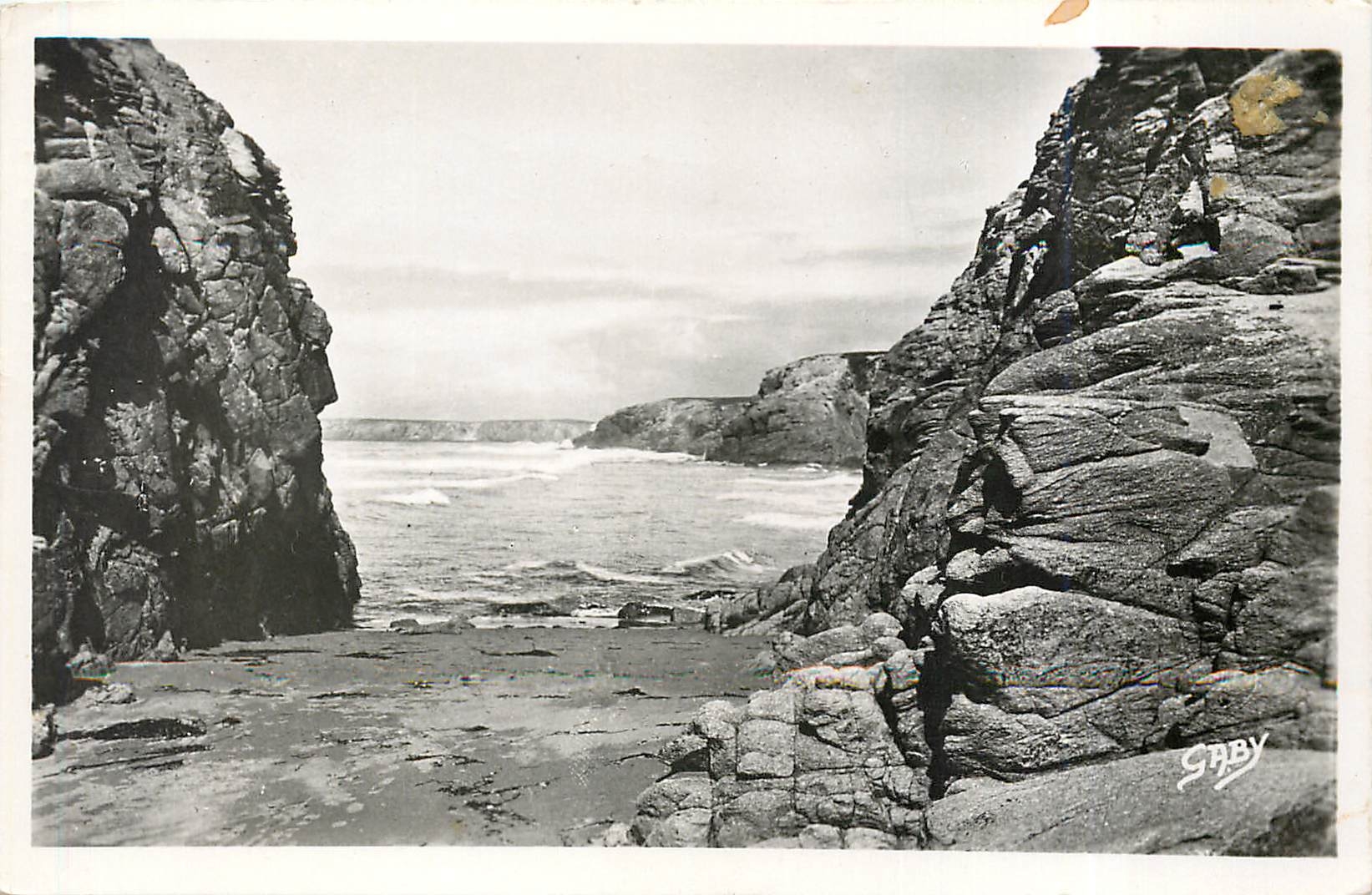 CPA Saint -Pierre quiberon( Morbihen)-Le Couloirs de Port-bera