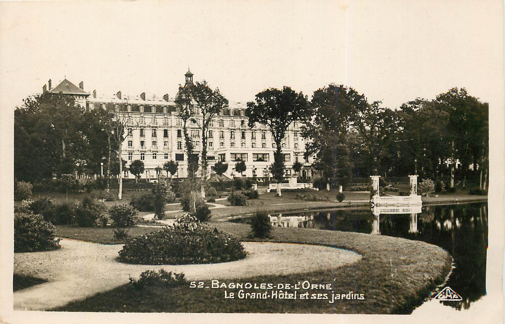 CPA Bagnoles de l'orne-le grand Hotel et ses jardins
