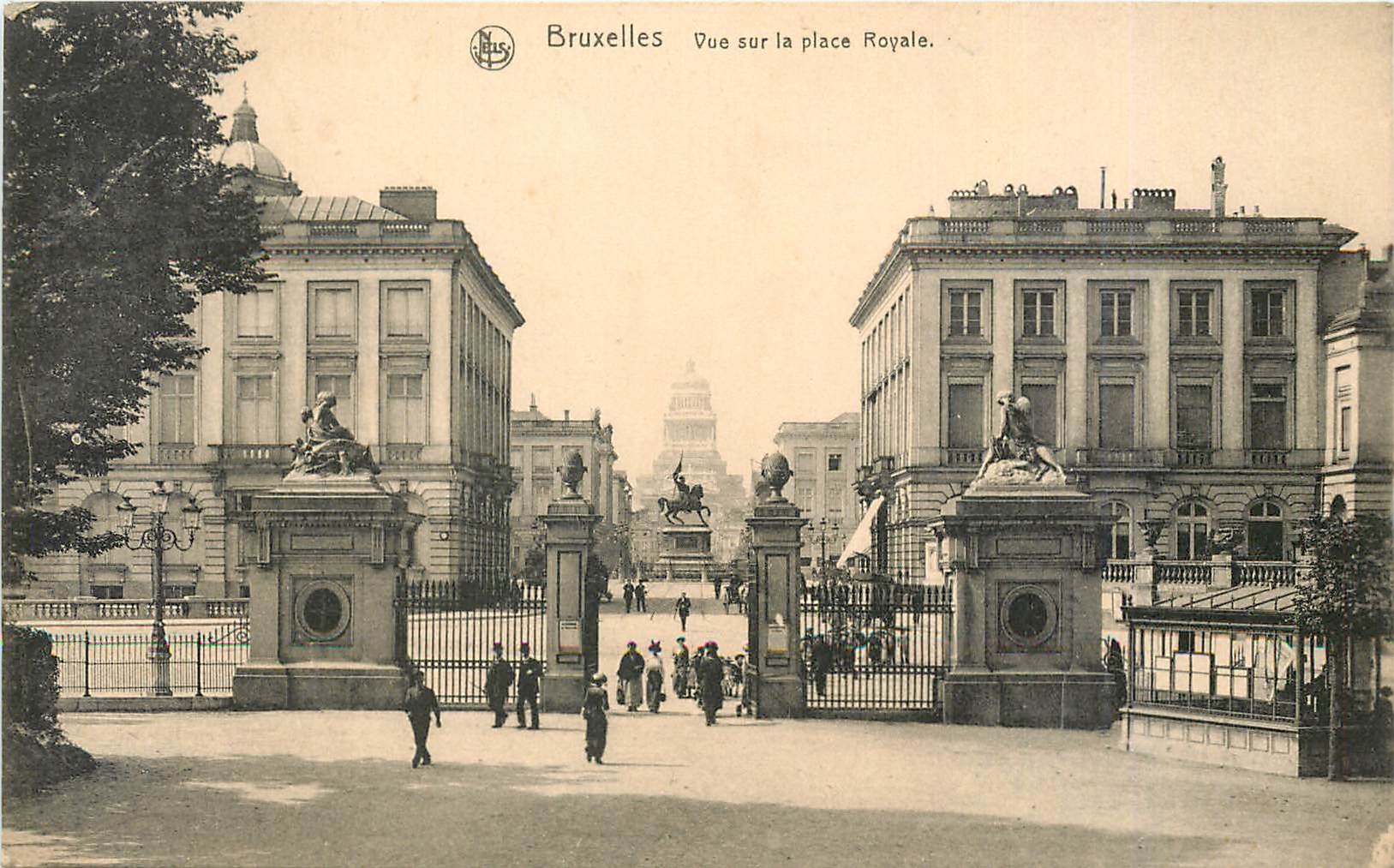 CPA Bruxelles-vue sur la place Royale