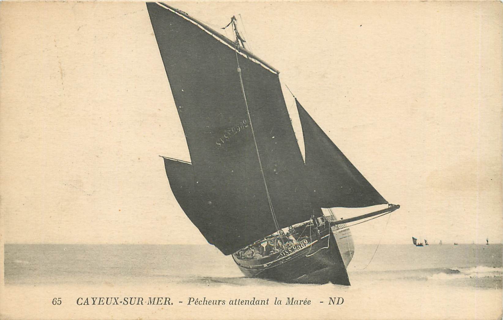 CPA cayeux sur mer pecheurs attendant la maree ND Bateau Peche