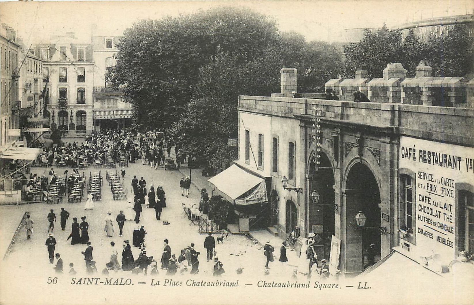Saint-Malo — La Place Chateaubriand — LL. n°56