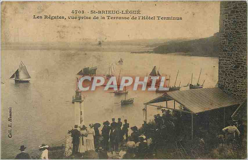 CPA St Brieuc legue les Regates vue prise de la terrasse de l'Hotel Terminus Bateau Phare
