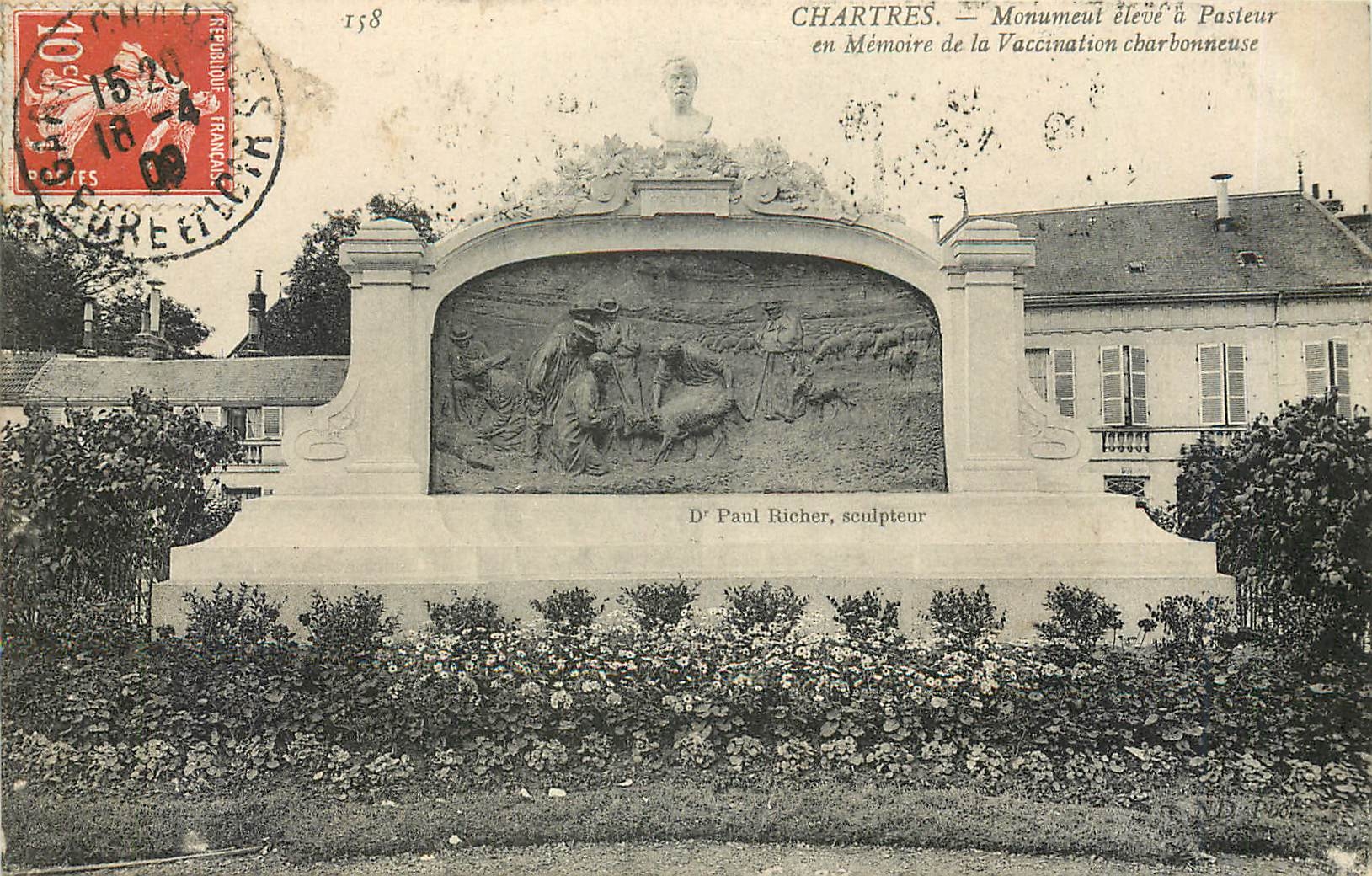 CPA Chartres monument eleve a Pasteur en memoire de la vaccination charbonneuse Rage