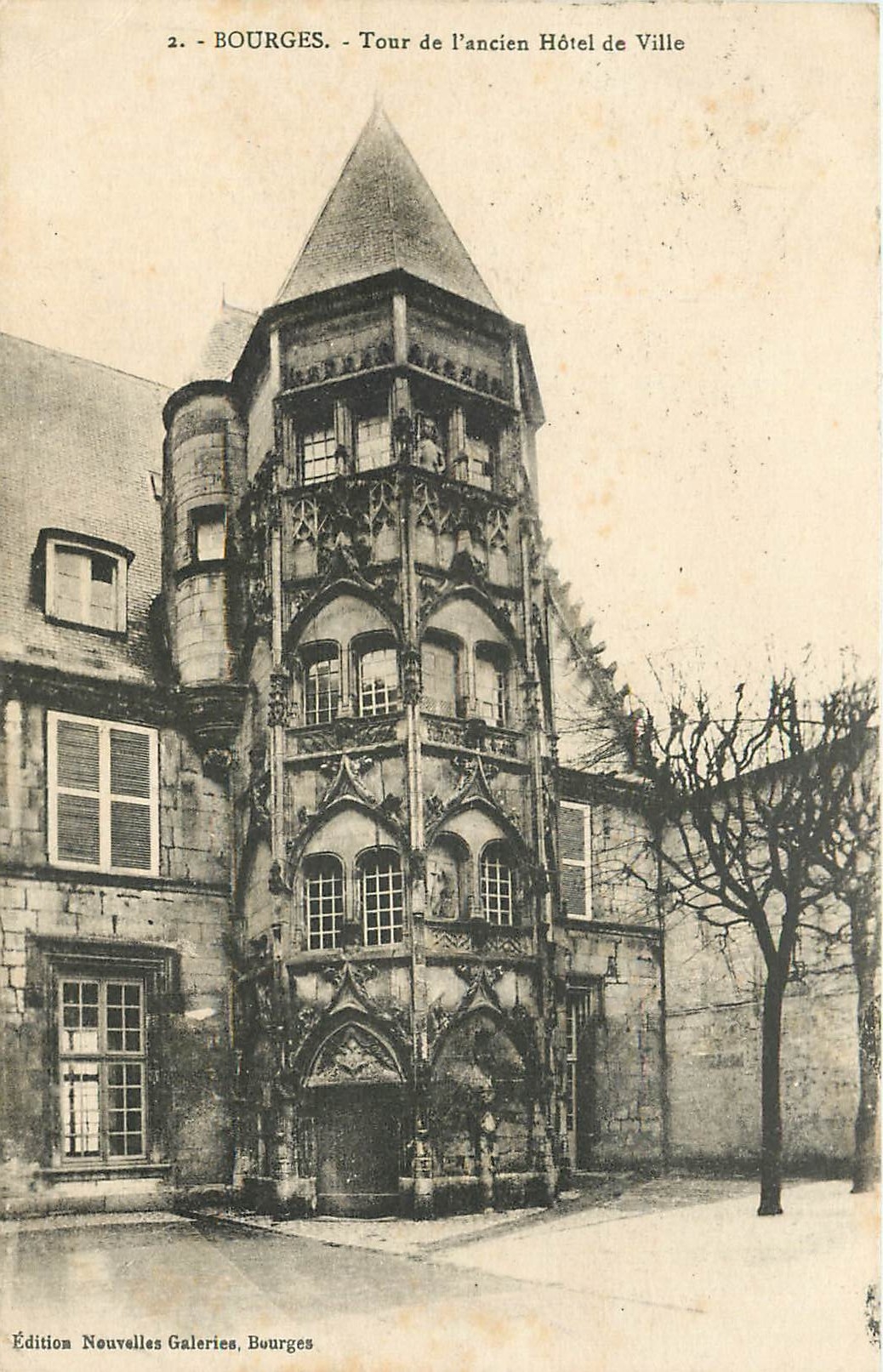 CPA Bourges Tour de l'ancien Hotel de ville