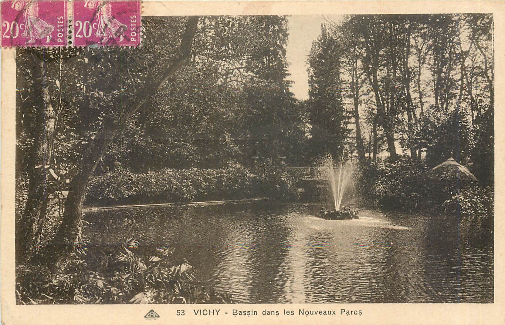 CPA Vichy bassin dans les Nouveaux parcs