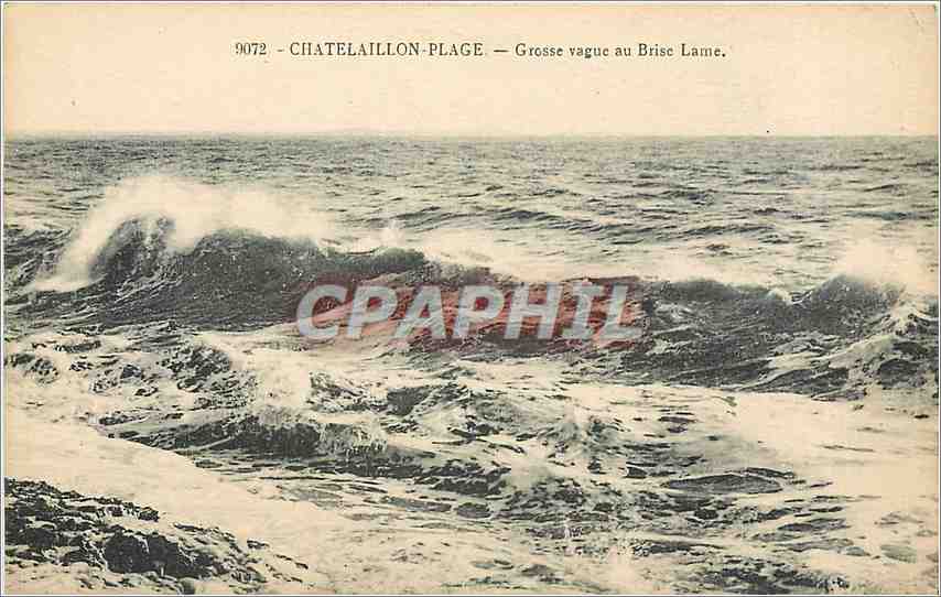 CPA Chatelaillon plage grosse vague au brise Lame