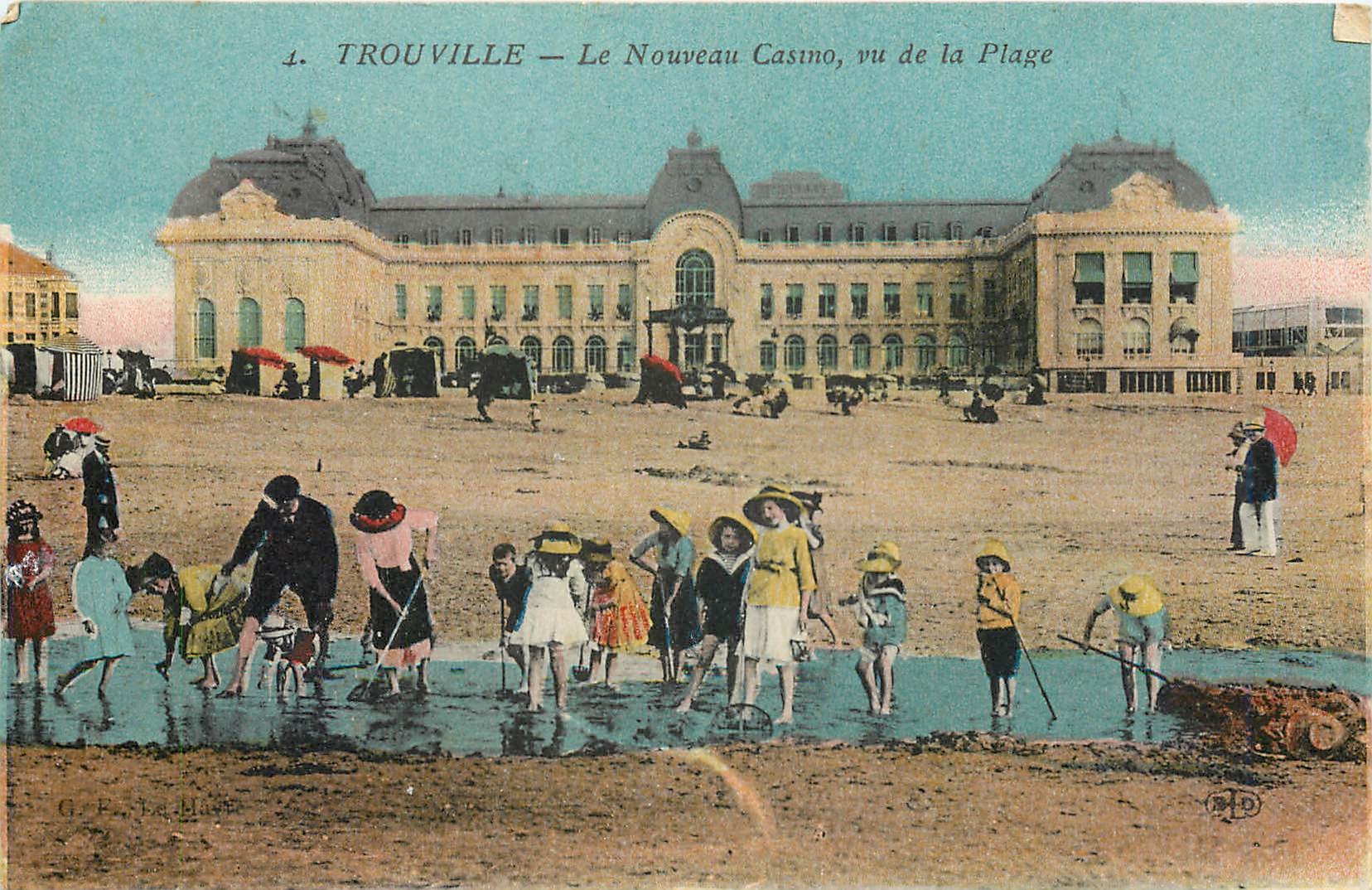 CPA Trouville le nouveau casino vu de la plage