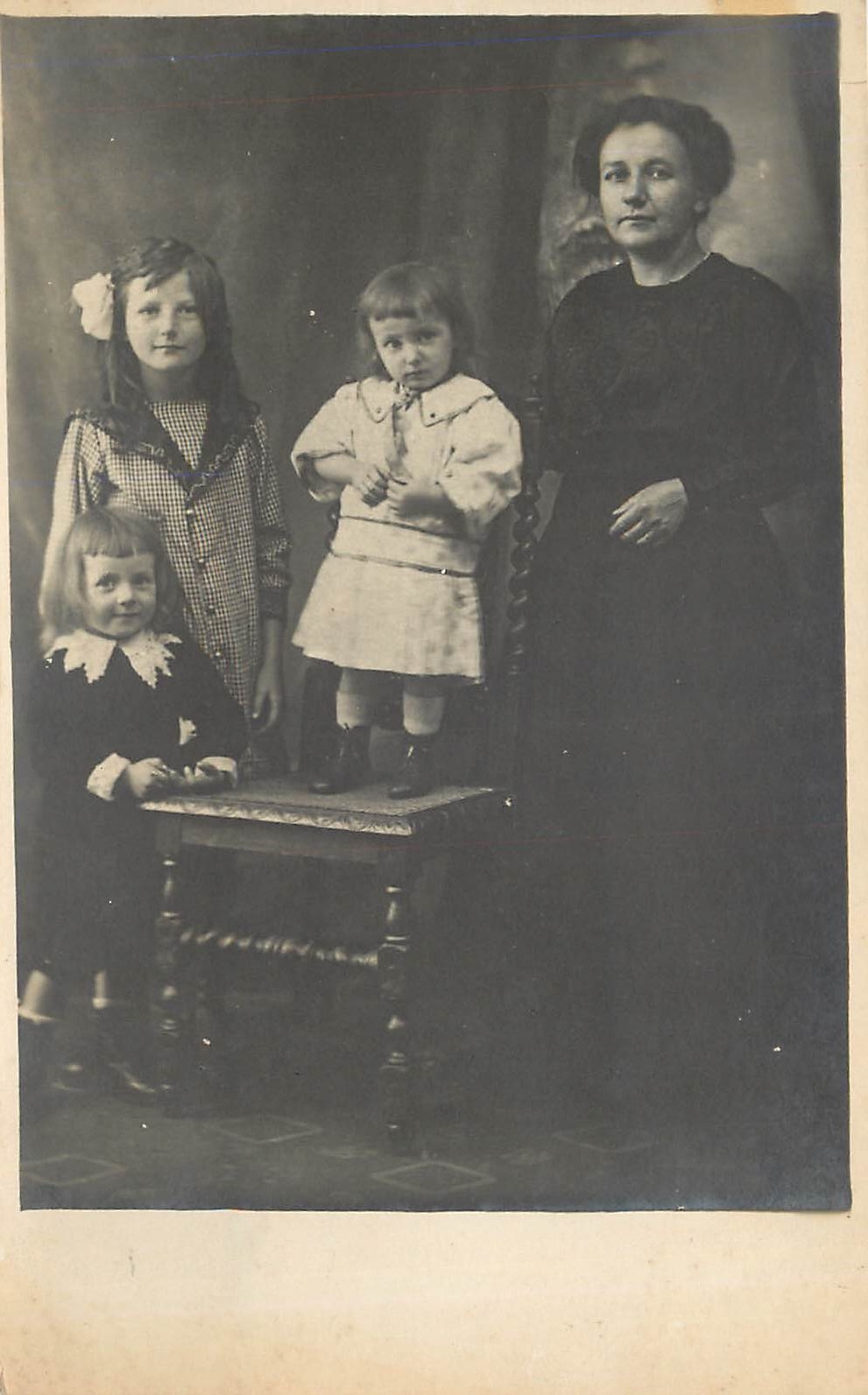 CARTE PHOTO Femme Enfants