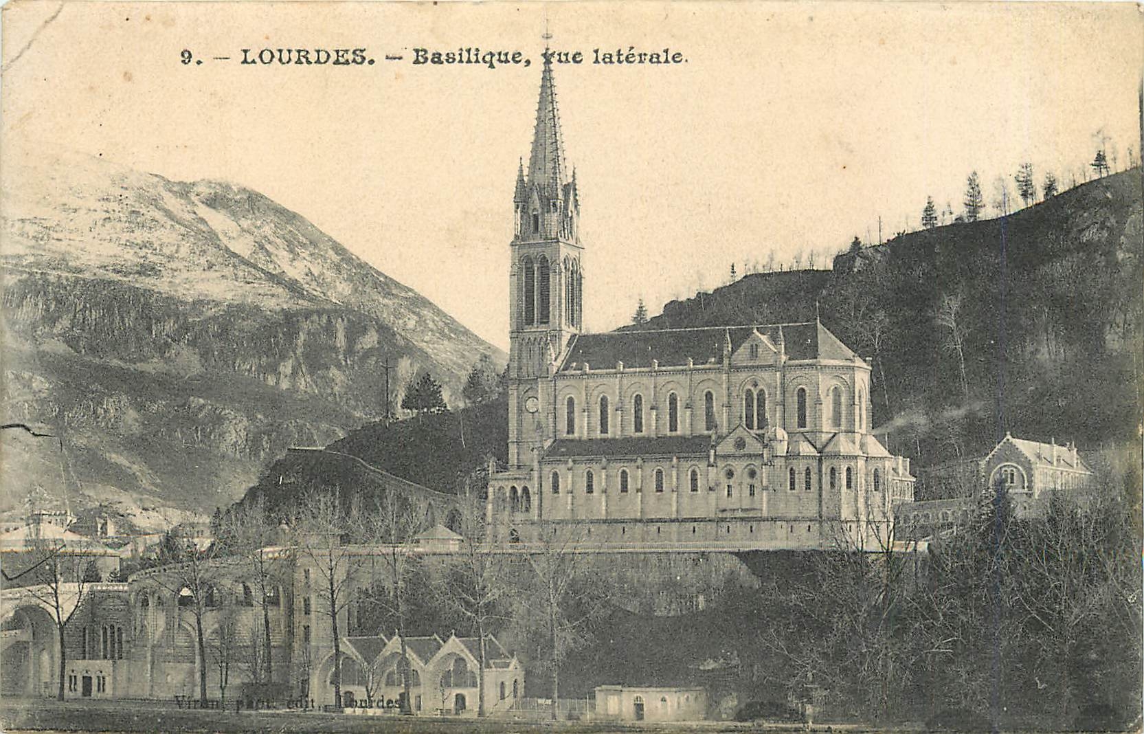 CPA Lourdes Bsiliques vue laterale