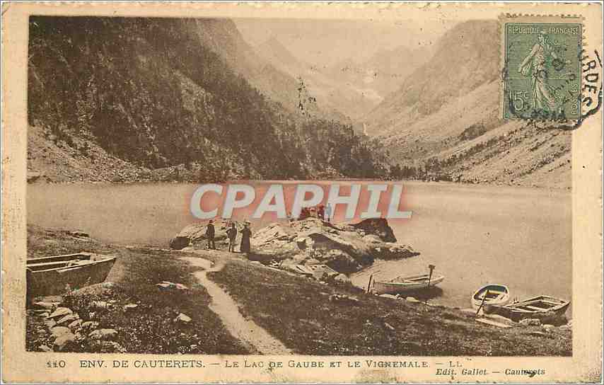 CPA Env de cauterets le lac de Gaube et le vignemale