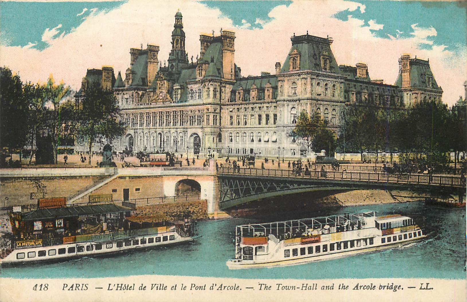 CPA Paris l'hotel de ville et le pont d'Arcole Bateau