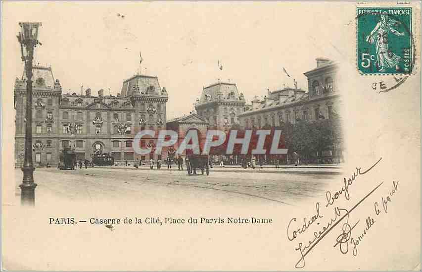 CPA Paris caserne de la cite place du Parvis Notre Dame