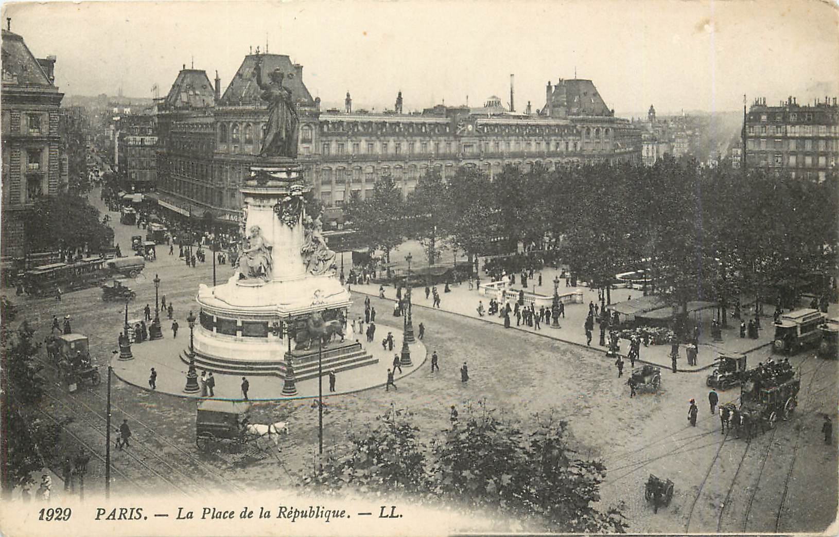 CPA Paris place de la republique