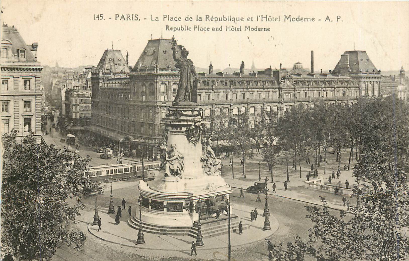 CPA Paris la place de a republique te l hotel
