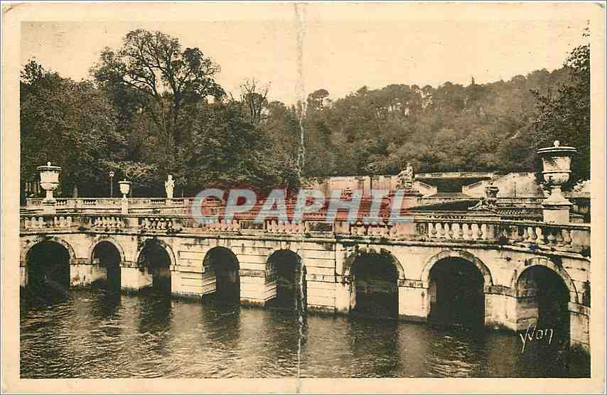 Les Bains Romaines — Nîmes (Gard) — Éditions d'Art Yvon