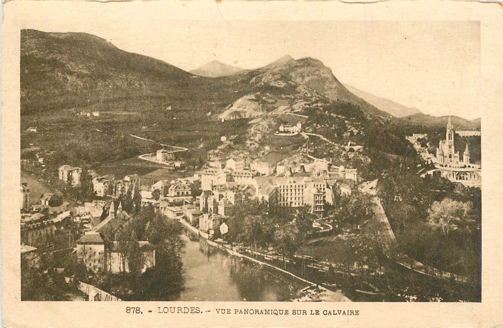 CPA Lourdes Vue Panoramique sur le Calvaire 