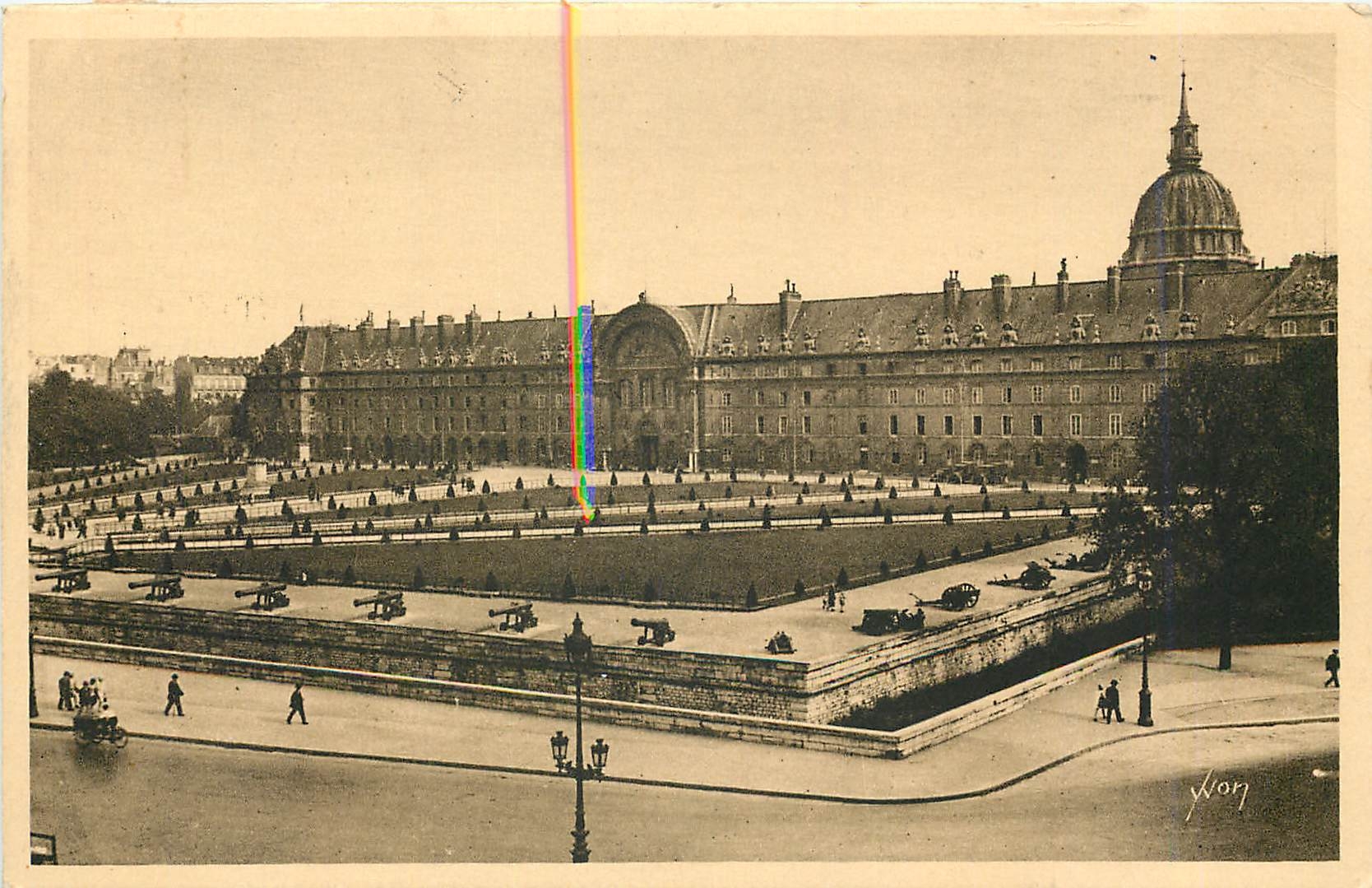 CPA L'Hotel des Invalides vu de l'Esplanade 