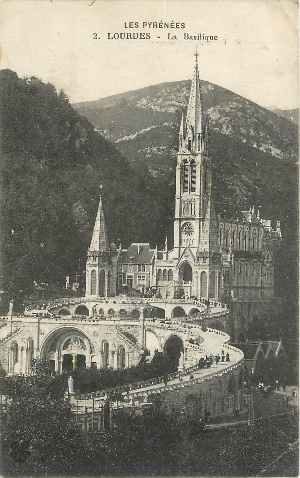CPA Lourdes La Basilique 