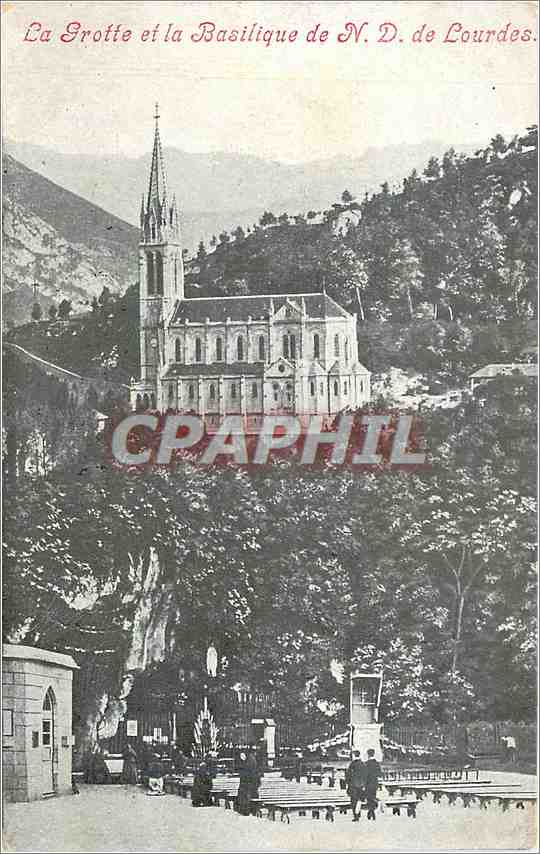 CPA La Grotte et la Basilique de ND de Lourdes 