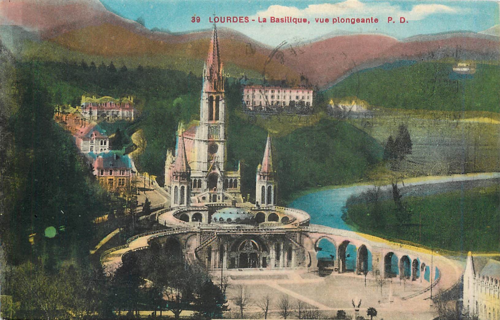 CPA Lourdes La Basilique vue plongeante 