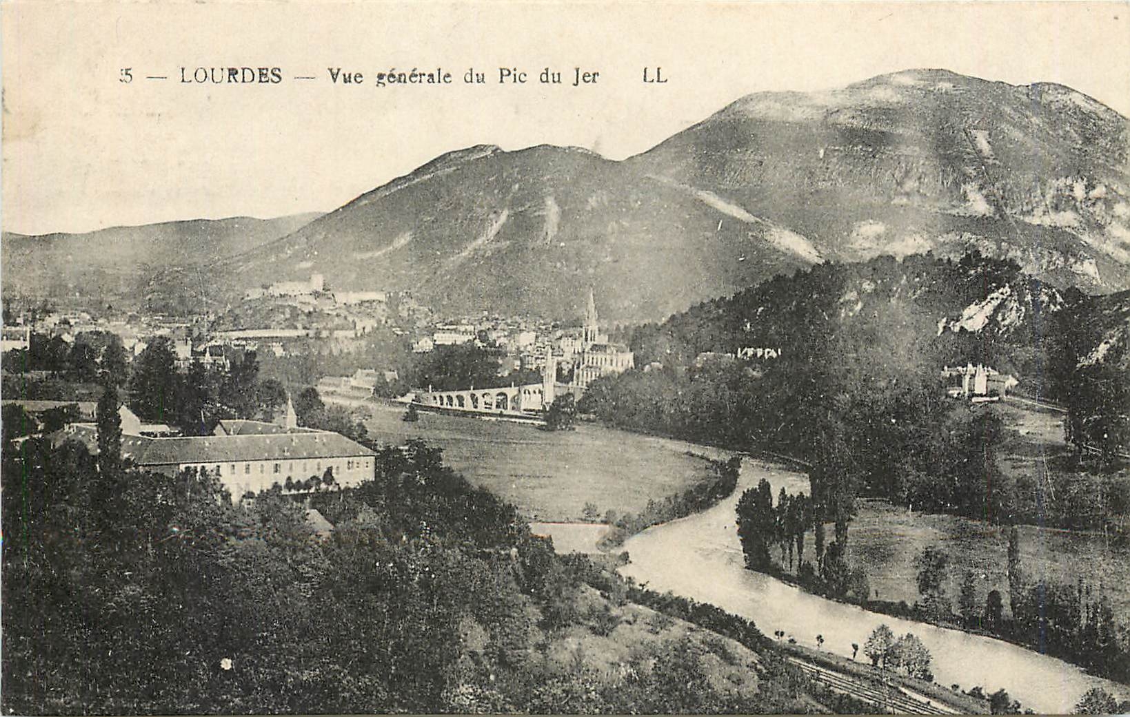 CPA Lourdes Vue generale du Pic du Jer 