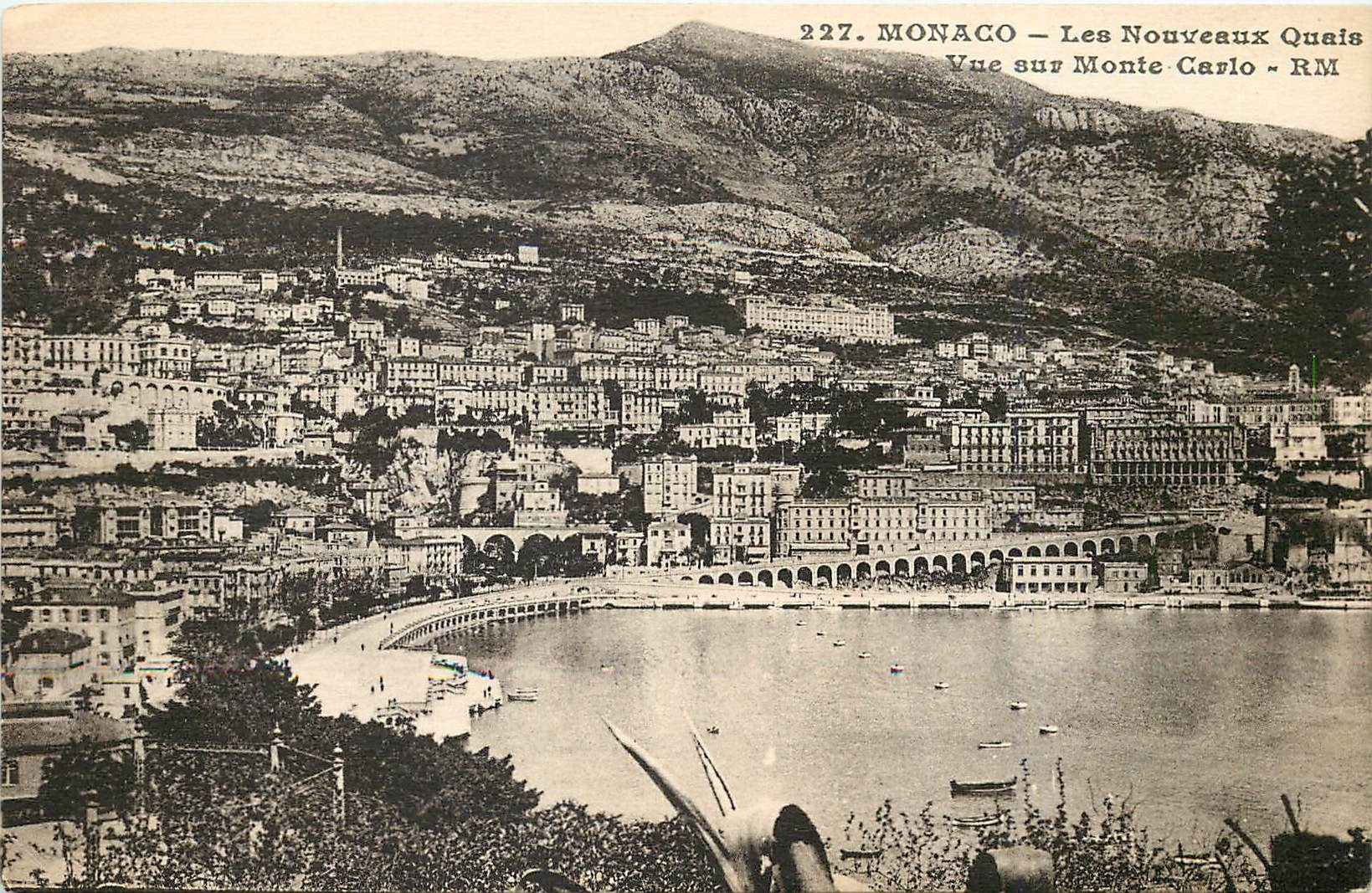 CPA Monaco Les Nouveaux Quais Vue sur Monte Carlo 