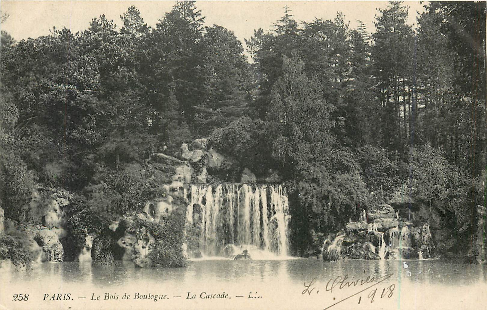CPA Paris Le Bois de Boulogne La Cascade 