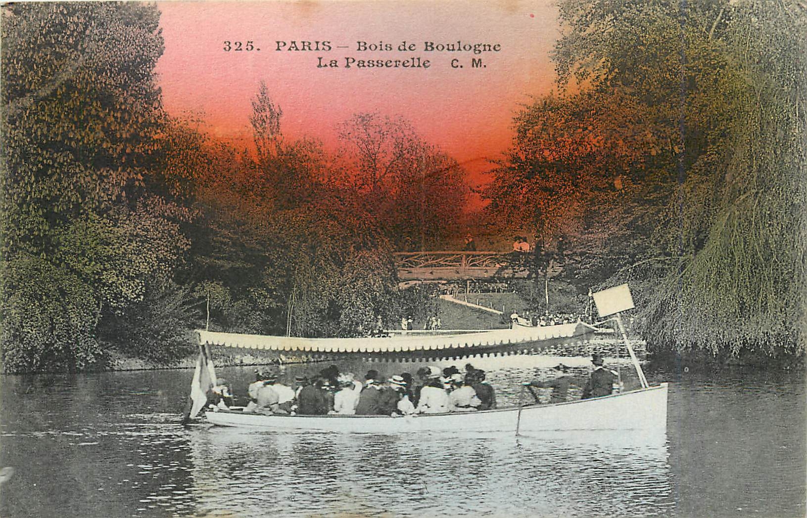 CPA Paris Bois de Boulogne La Passerelle Bateau