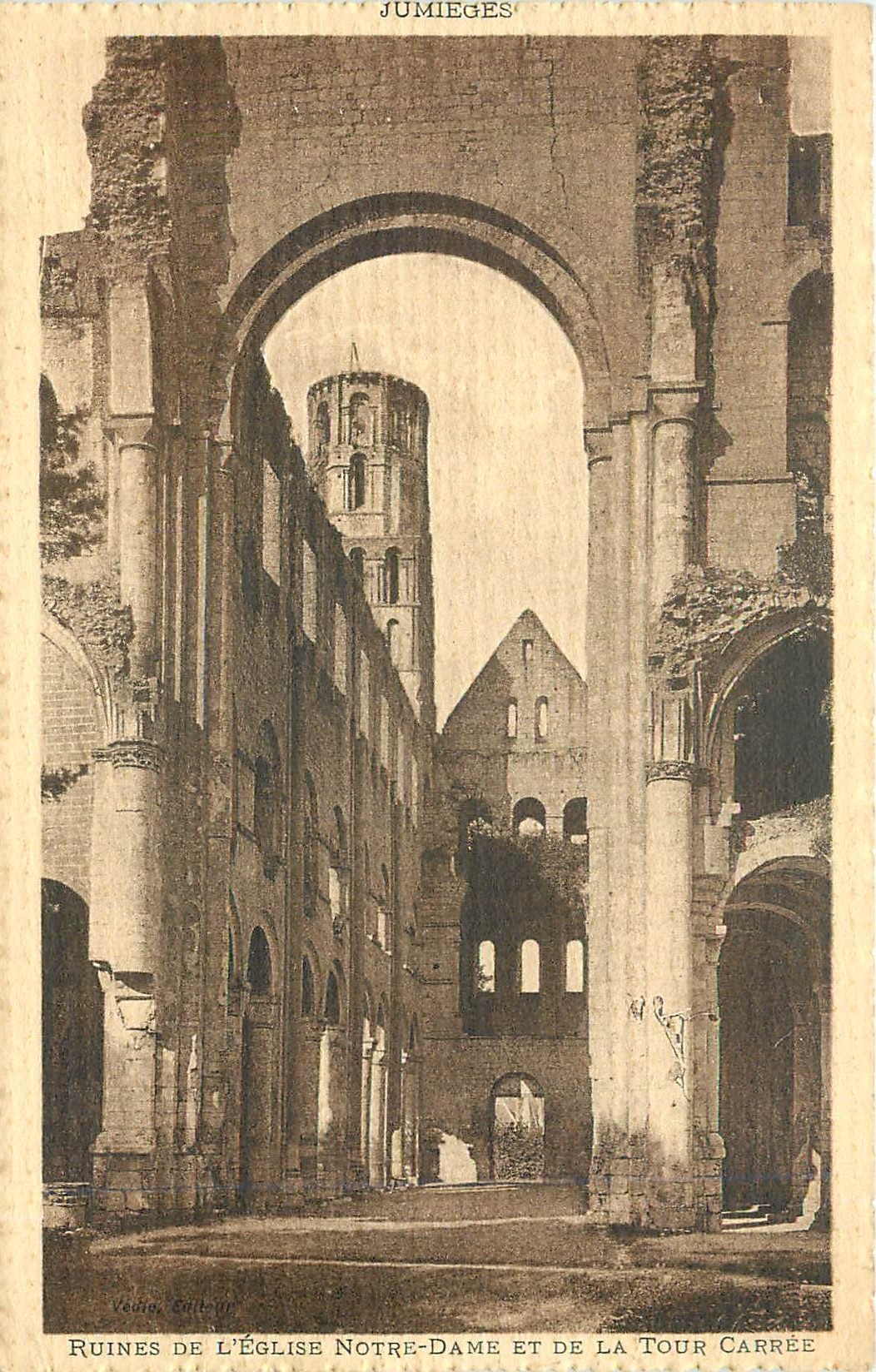 CPA Ruines de l'Eglise Notre Dame et de la Tour Carree 