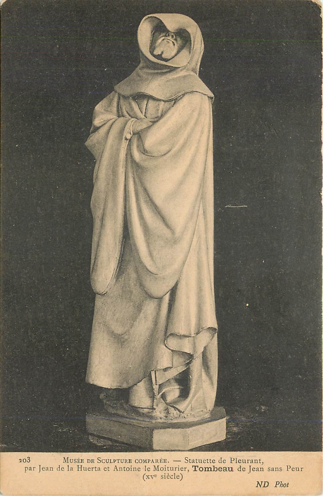 CPA Musee de Sculpture Comparee Statuette de Pleurant par Jean de la Huerta et Antoine le Moiturier 