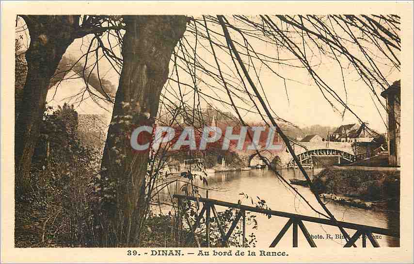 Dinan — Au bord de la Rance — Photo R. Binet