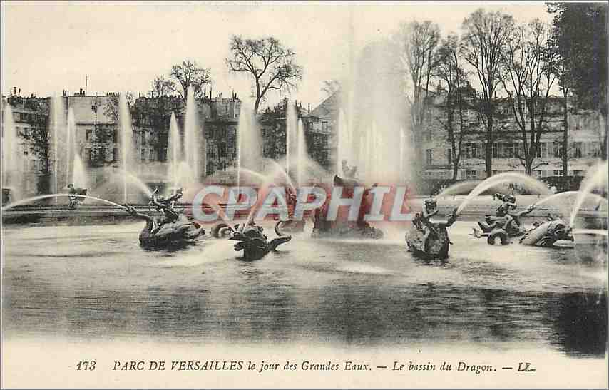 CPA Parc de Versailles le jour des Grandes Eaux Le bassin du Dragon 