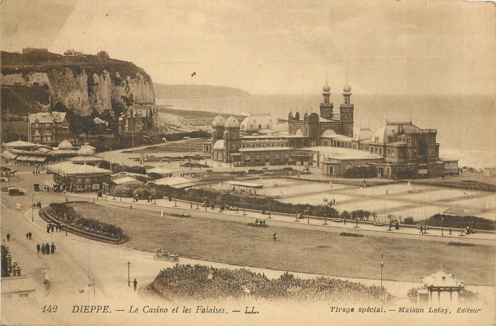 CPA Dieppe Le Casino et les Falaises 