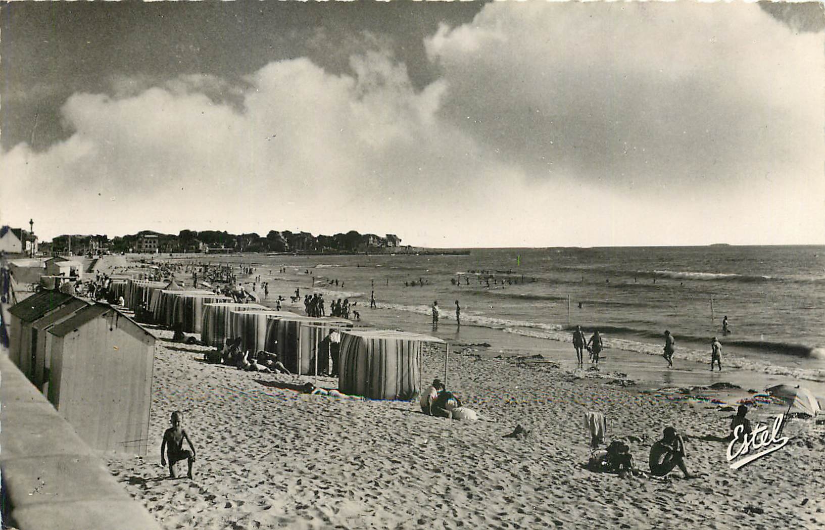 CPM Pornichet Vue generale de la Plage vers le Vieux Pornichet 