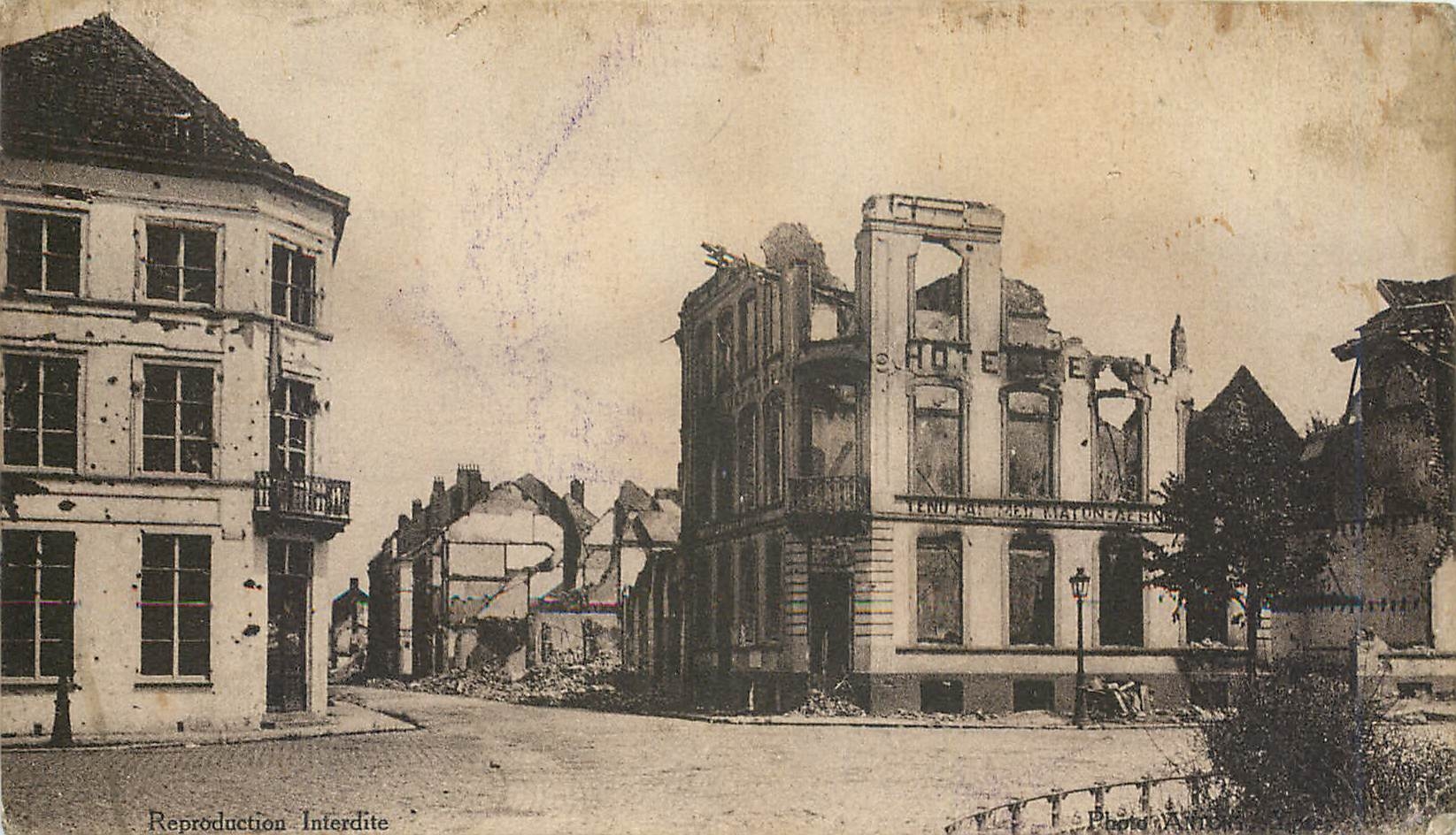 Hôtels de la rue de la République — Ruines après la guerre — Photo A. VAINOIS