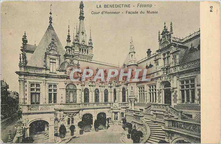 CPA La Benedictine Fecamp Cour d'Honneur Facade du Musee 