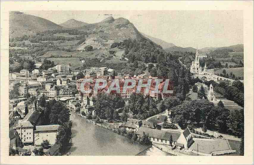 CPA Lourdes Vue generale prise du Chateau Fort 