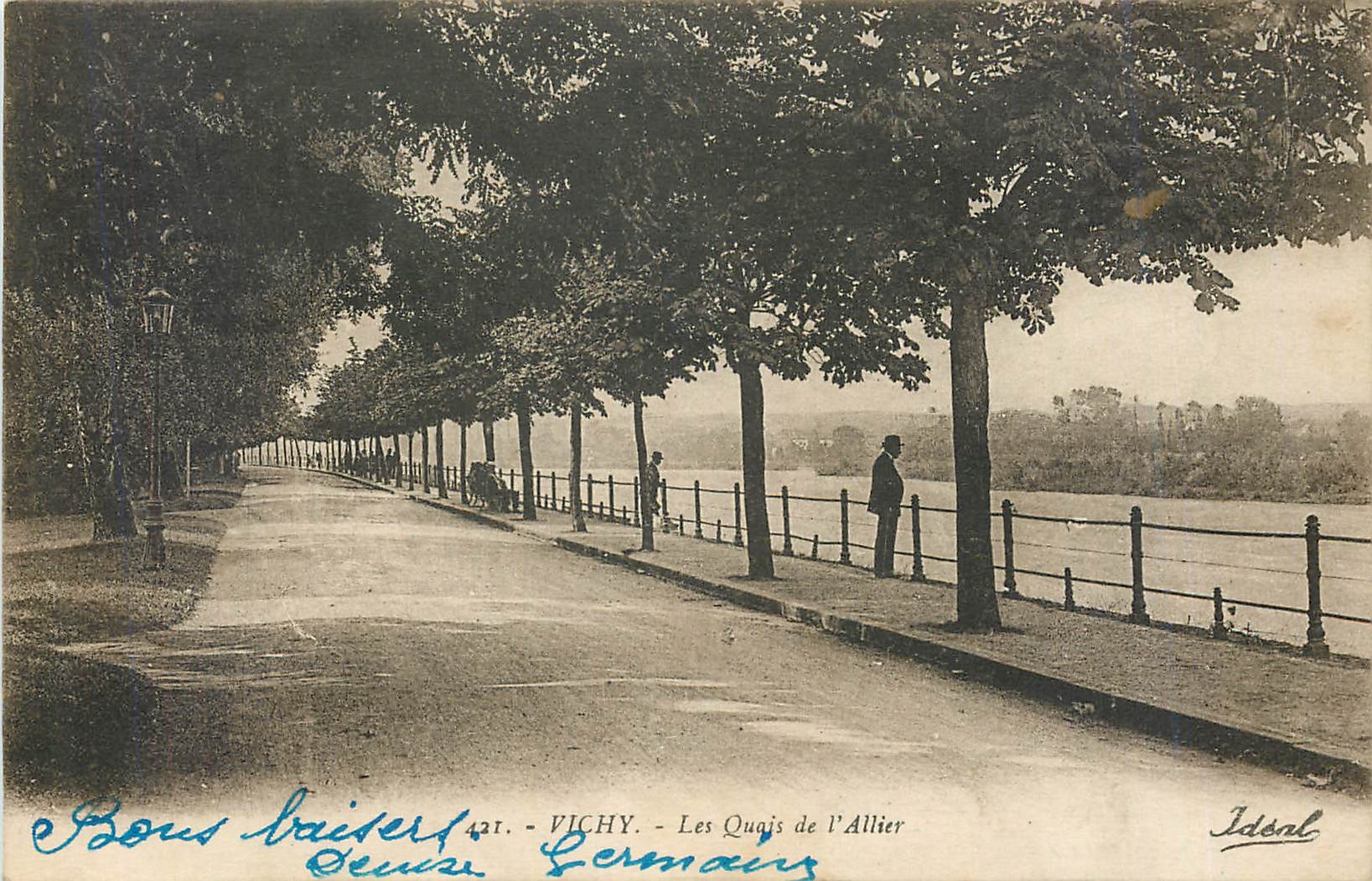 CPA Vichy Les Quais de l'Allier 